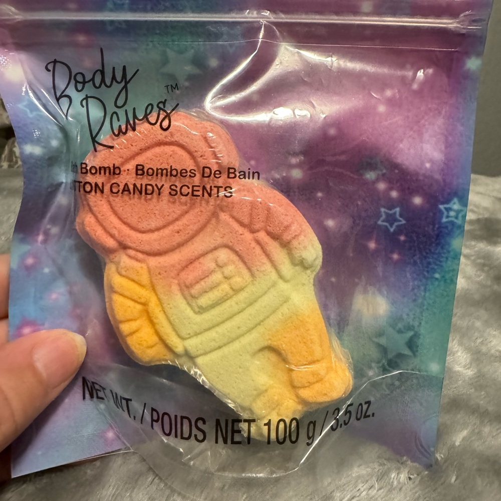 Oceanic Swirl Bath Soak Orange and Yellow